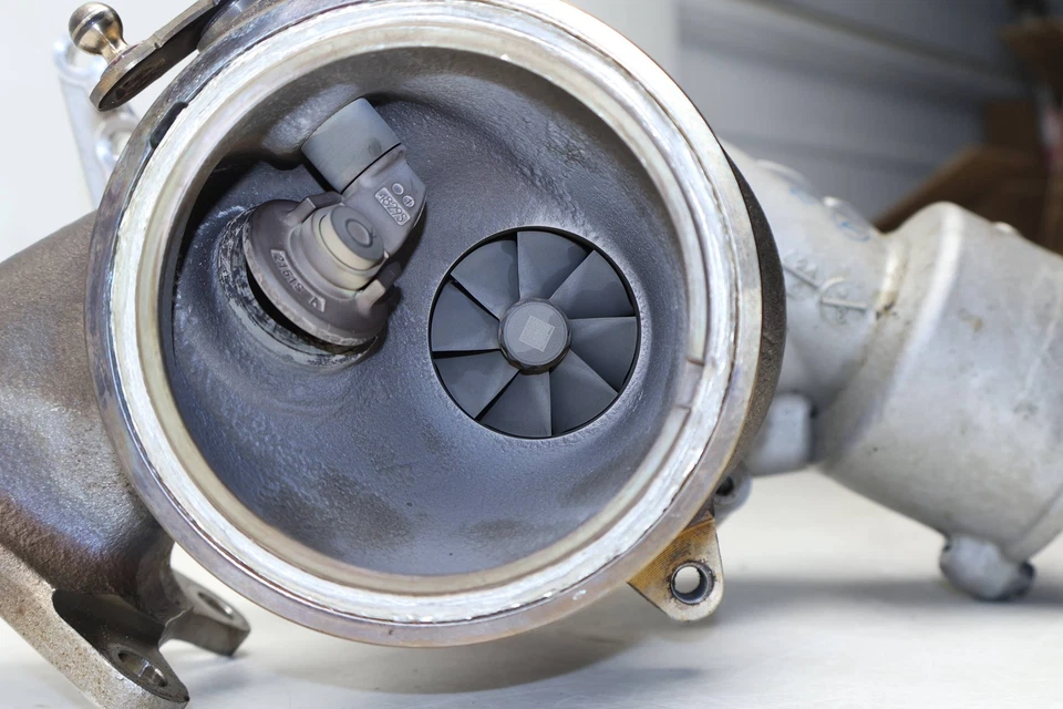 AUDI A5 SPORTBACK B9 2018-2025 2,0 L - turbocompresor 06N145702D Foto 2 de 4