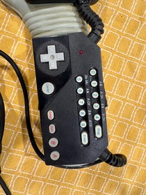Nintendo NES Power Glove + Sensor Bar Mattel 1989 Vintage Controller &ndash; Lights On