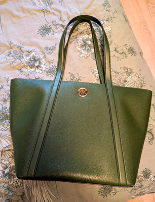 Michael Kors Damen Shopper Tasche Leder Grün Logo Druckknopf Innentaschen