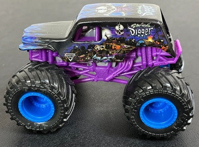 Monster Jam & Trucks Mixed Themes Diecast 1:64 Hot Wheels and Spin Master R 9/19