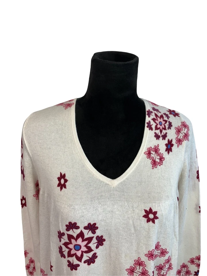 Suéter Pullover Kirra Talla L Algodón y Cachemira Blanco Floral Foto 2 de 4