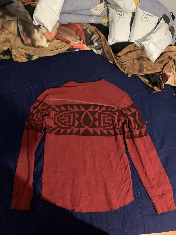 Volcom Sweater Long Sleeve Shirt Red Black Pattern Thermal size Small - Image 2 of 2