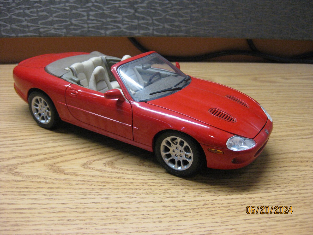 ミニカー Maisto Jaguar XK Series 1/18 1/18 JAGUAR XK SERIES , IN RED, BY MAISTO , NO BOX | eBay