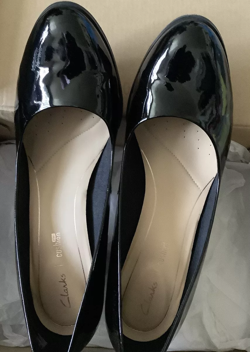 Clarks High Heel Shiny Shoes Cushion Soft Leather Black Size 7 Used