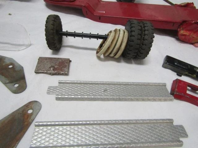VINTAGE TONKA TRUCK PARTS: Wheels, Hubcaps, Trailor Part, Misc - Image 3 of 4