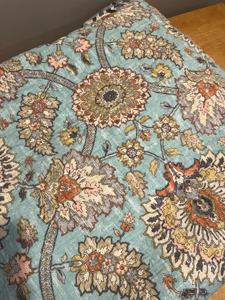 Waverly Clinton Ridge Queen Quilt 88x100” Jacobean Suzani Floral Ruffled Edge - Image 2 of 4