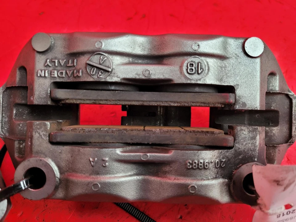 PAR DE PINZAS DE FRENO DELANTERAS TRIUMPH SPEED TRIPLE RS 1050 2018  Foto 4 de 4