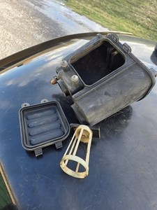 1987 Suzuki Quadrunner 250 Ltf250 4x4 2x4 Air Filter Box Fits 250&300 4x4