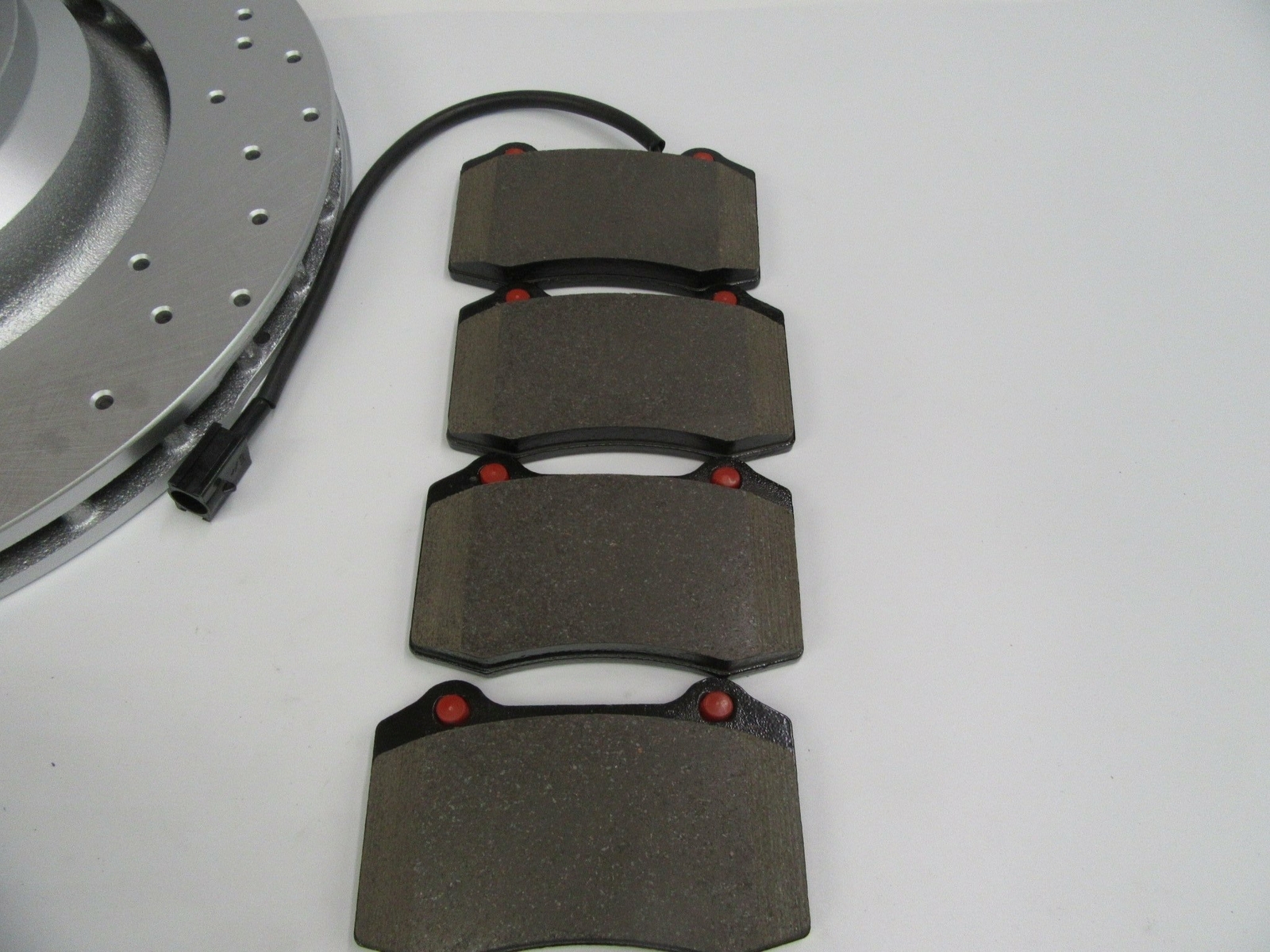 Maserati Ghibli Quattroporte 2014-16 front rear brake pads & rotors 519