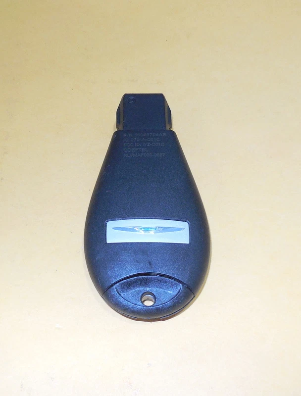 OEM 08-16 CHRYSLER TOWN & COUNTRY KEYLESS REMOTE FOB FOBIK IYZ-C01C 56046704 AE - Image 2 of 2