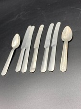 Vintage Children's flatware - 5 knives and 2 spoons