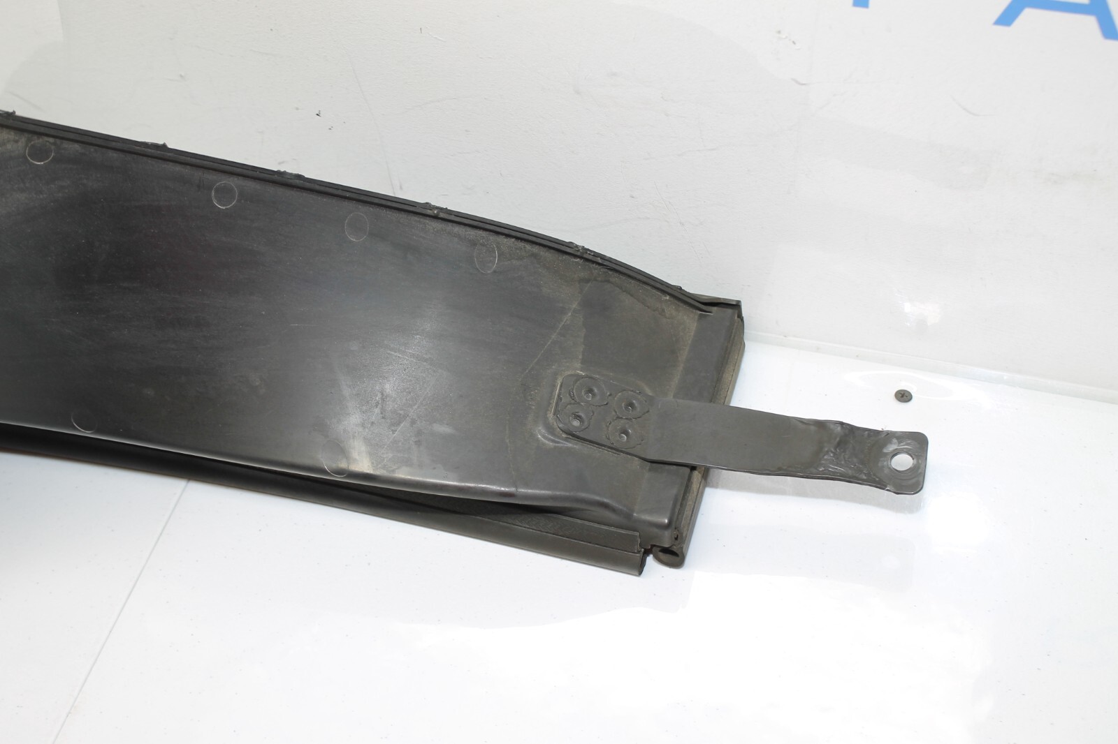 15-20 LAMBORGHINI HURACAN LH LEFT DRIVER REAR AIR DUCT TUBE BROKE TAB 4T0117335