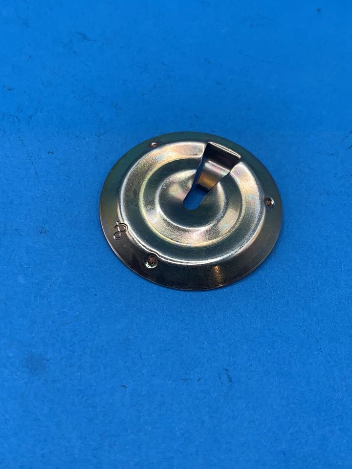 Paquete de 8 clips de retención de moldeo de panel basculante para retenedores de moldura inferior GM Chevy Foto 2 de 4