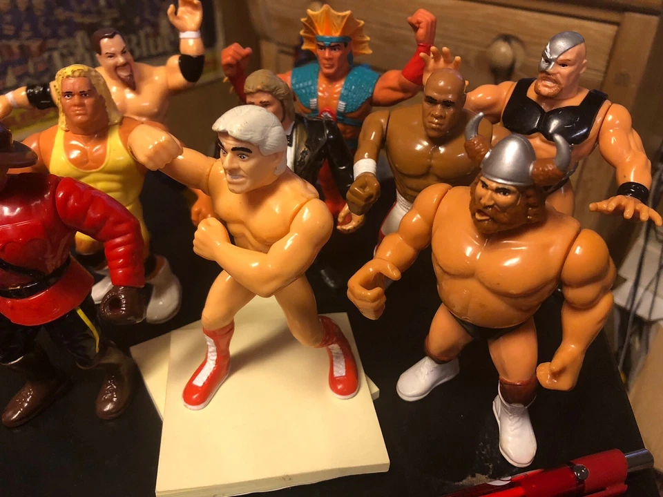 Figuras de ação WWF Wwe levemente usadas Hasbro lote de várias figuras início dos anos 90 WWE - Imagem 2 de 2