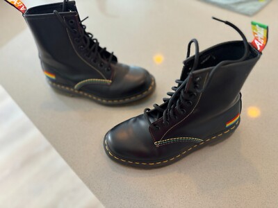 Dr Martens unisex Black Lace-Up Combat Boots Dr. Martens | Shoes | Dr Martens Air Wair Black Leather Lace  main image 4