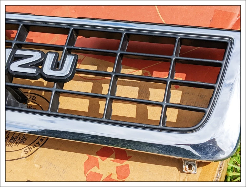 ✅ 93 ISUZU TROOPER 1993 PARRILLA DELANTERA OEM Foto 4 de 4