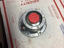 Stemco 4024 Wheel Hub Cap   6 Bolts, 4.5" Bolt Circle, 5/16" Size