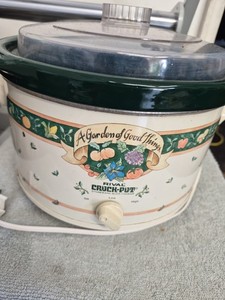 A Garden of Good Things Vintage Rival Crockpot Stoneware Slow Cooker 5 Qt
