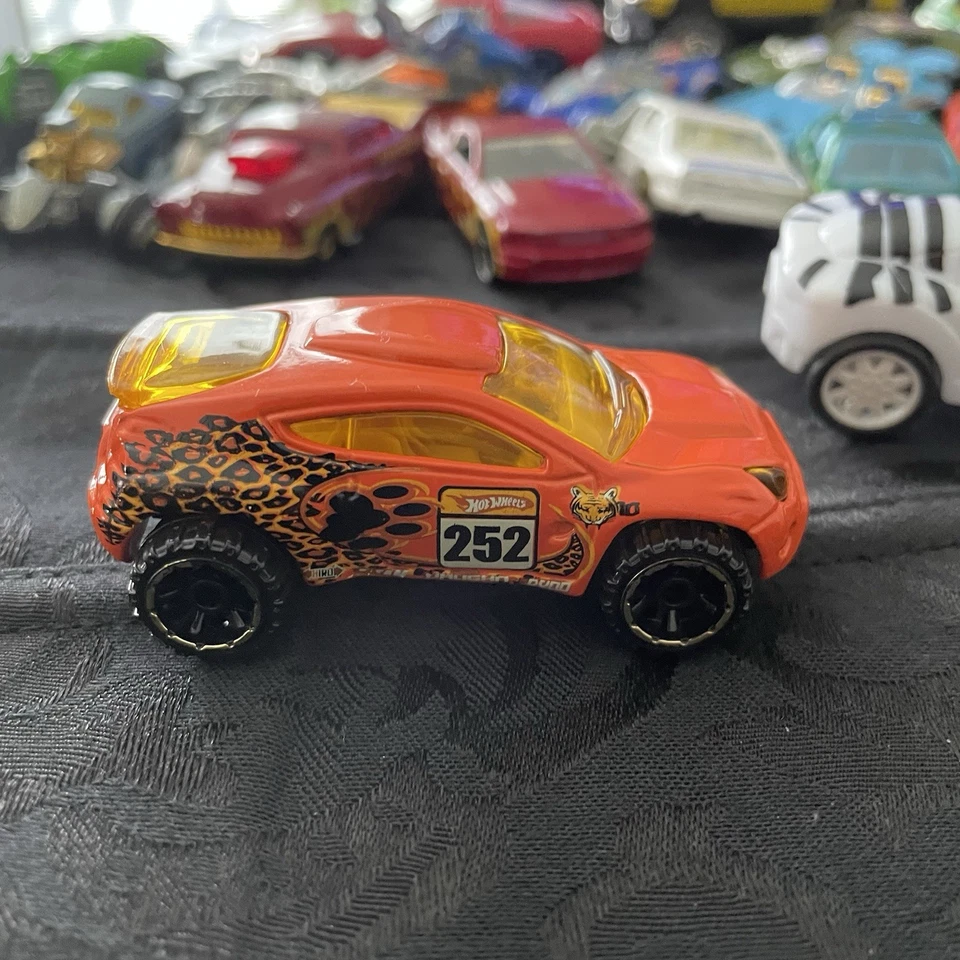 Hot Wheels 2011 Growler • 1:64 Diecast Car Orange RSC Toyota And Pull Back Zebra - Image 3 of 4