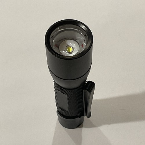 Torcia Coast HX5 360 Lumen Spot/Inondazione Regolabile - Foto 4 di 11
