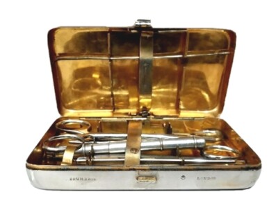 ヴィンテージ　メタル　メディカルボックス s-l400.jpg