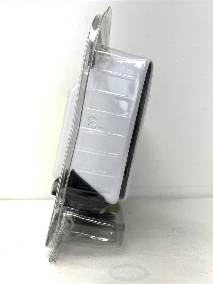 IOGEAR USB 2.0 Hi-Speed Card Reader Model-CFR901CF Compact Flash Memory New. - Image 4 of 4