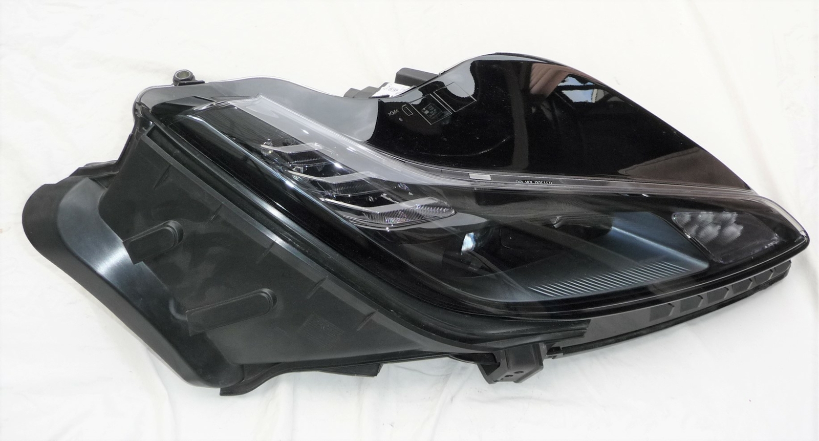 2018-2020 Ferrari Portofino F164DX Right Passenger Headlight 343480 OEM