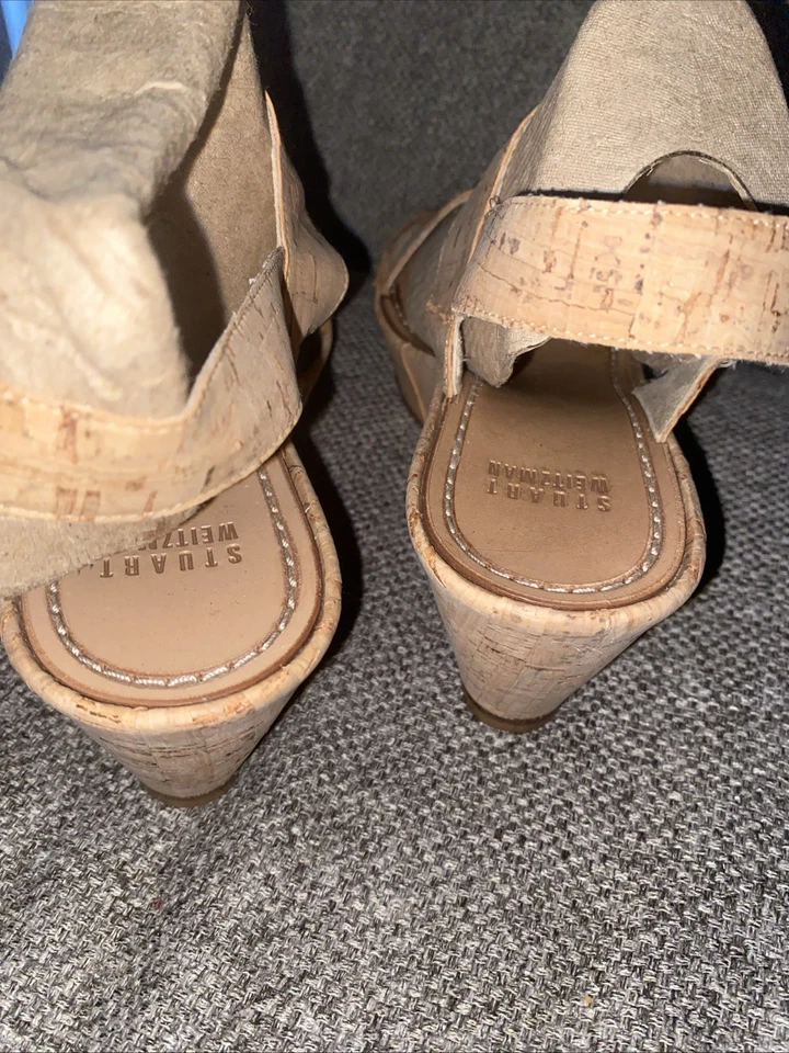 Cuñas de corcho Stuart Weitzman talla 35 1/2 EE. UU. 5M LL 29363. Se vende por $325.00 Foto 4 de 4