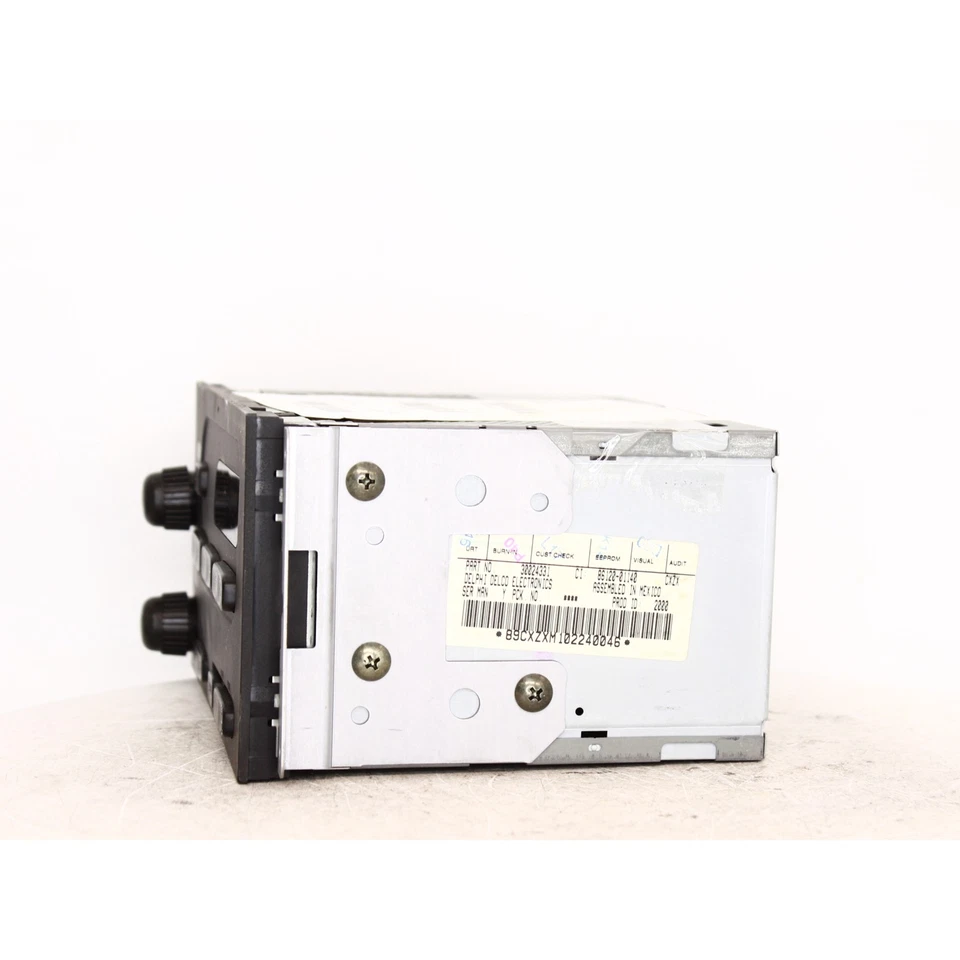 Chevrolet Metro 2001 receptor de radio número de pieza - 638-01239A usado Foto 2 de 4