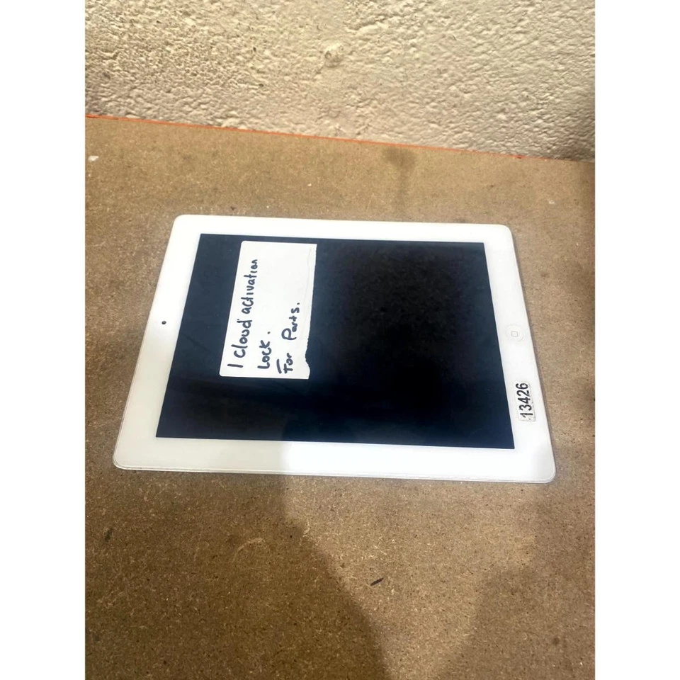 Apple iPad 2 A1395 iOS Tablet Silver 9.7" IPS LCD Display (512MB+16GB) Dual-Core - Image 3 of 4