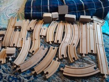36 Pieces Thomas The Train Tracks Good Preowned Condition
