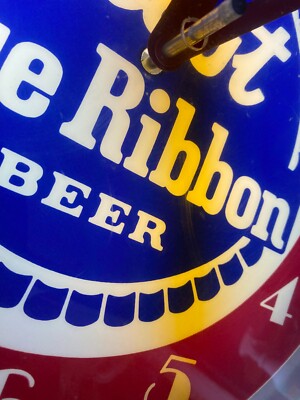 Vintage Rare Pabst Blue Ribbon Beer Clock Lighted Light NOS