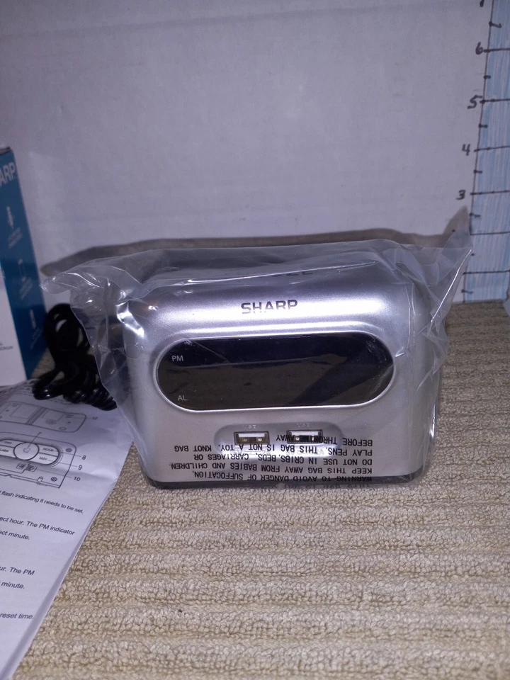 New SHARP Digital Alarm Clock 2 X 2 AMP USB Charge Ports Electric / Battery - Image 4 of 4