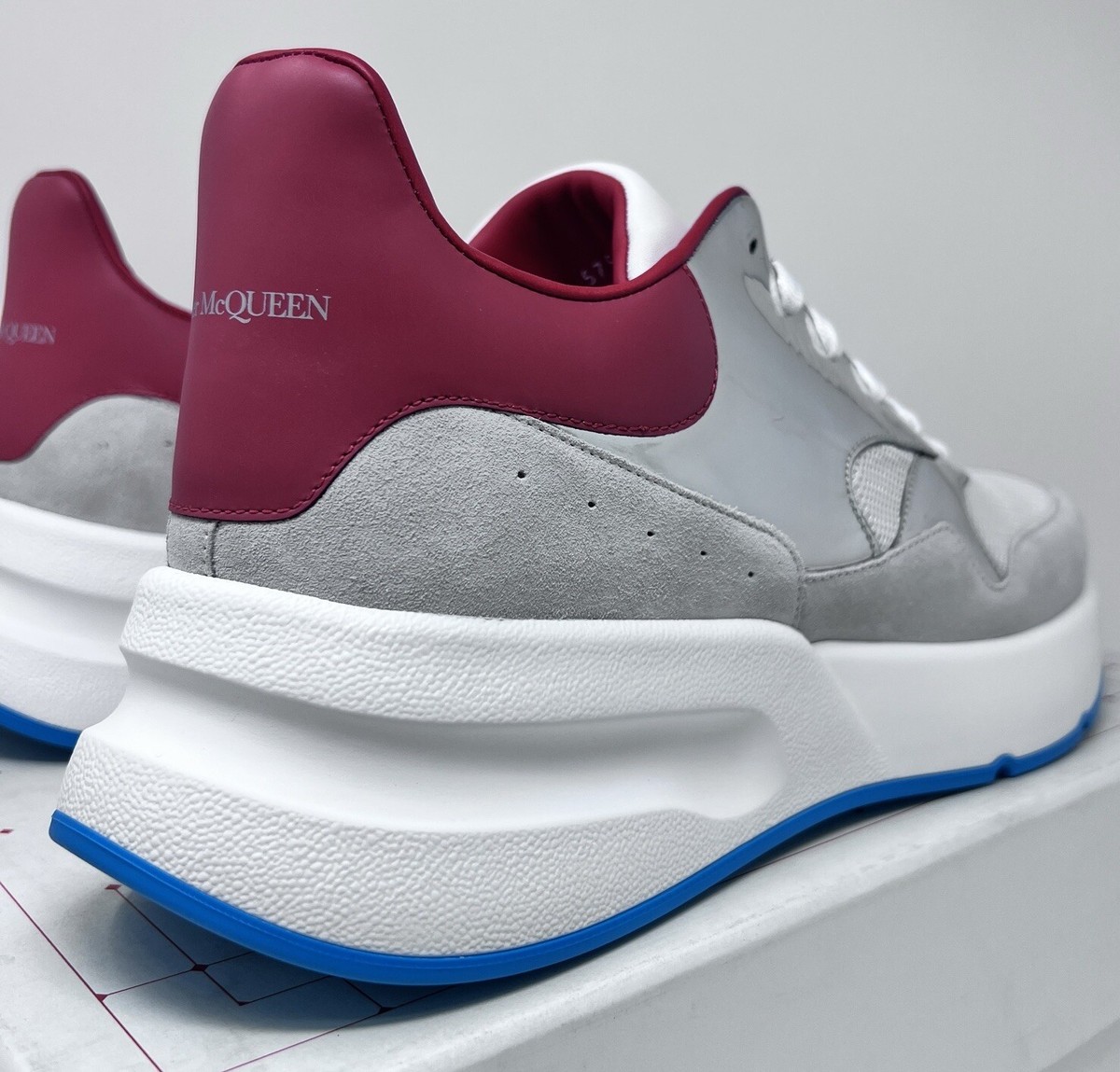 Alexander McQueen Men's Runner Men's SneakersSize 44 EU / 11