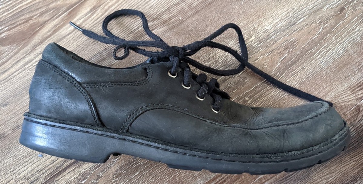 UGG Burns mens black shearling lined leather lace up loafers 
