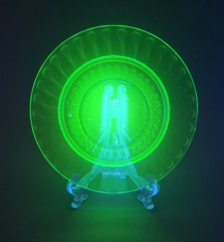 Vintage Hazel-Atlas Uranium Depression Glass Ribbon Bread Dessert Plate 6 1/4"