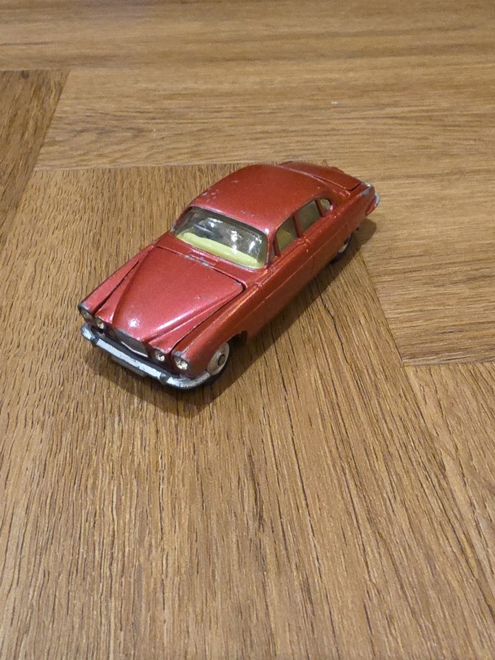 Corgi Toys 238 Jaguar Mark X Saloon 1/43 ouvrants Restaurée