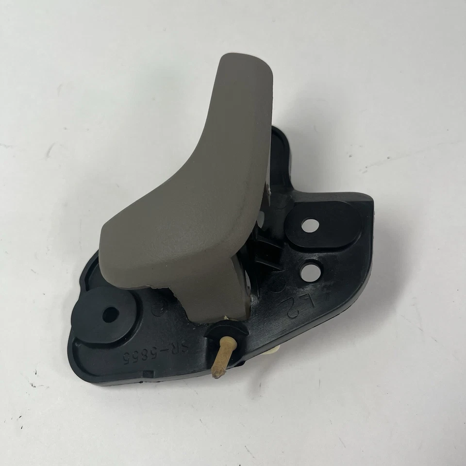 NOVO 2001 - 2003 DODGE GRAND CARAVAN MAÇANETA INTERNA ESQUERDA 0RT77WL5AA FABRICANTE DE EQUIPAMENTO ORIGINAL - Imagem 3 de 4