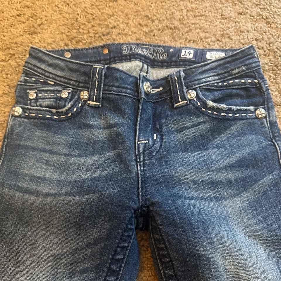 Miss Me Jeans Bermuda Shorts Youth Girls Size 14 11" Inseam Medium Wash - Image 4 of 4