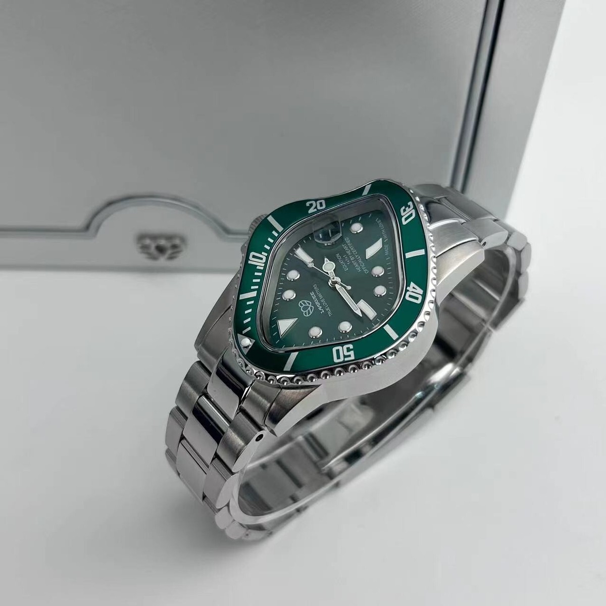 Laarvee PEA001 Classic Watch Silver Precision Steel Green Laarvee PEA001 Classic Watch Silver Precision Steel Green