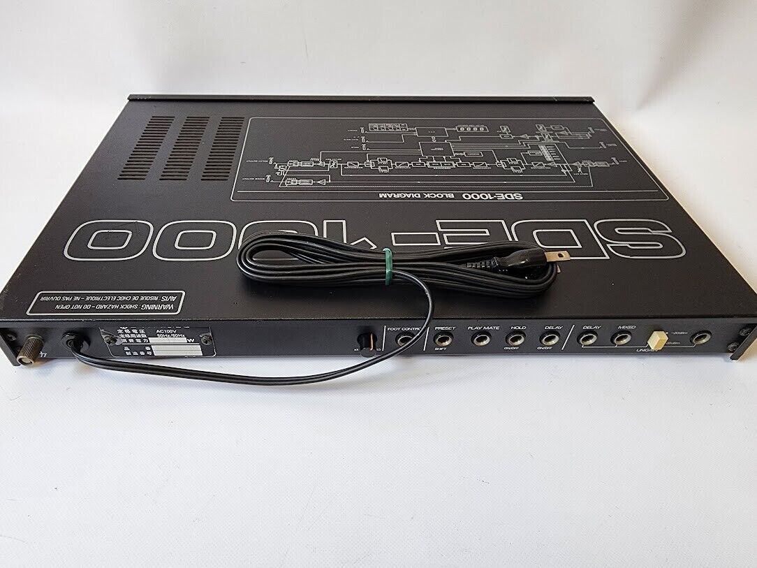 Roland SDE-1000 Digital Delay Rack Effects Processor