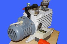 Pompa wysokopróżniowa LYBOLD-HERAEUS trivac Laboratorium olejowa rotacyjna pompa suwakowa 400 V