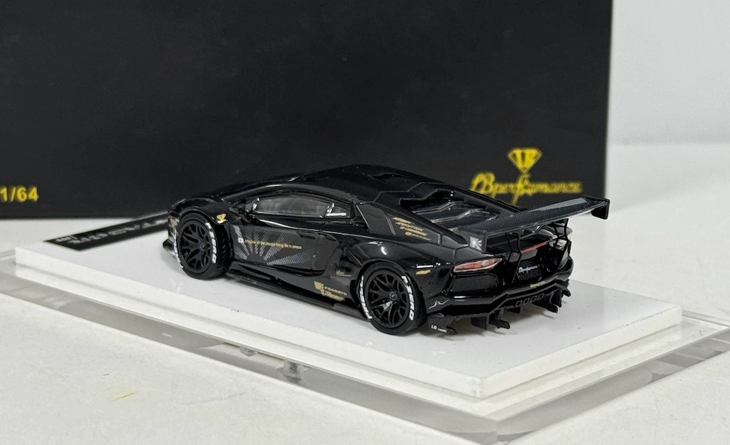 1/18 Welly FX Lamborghini Aventador LP700-4 (Yellow) Diecast