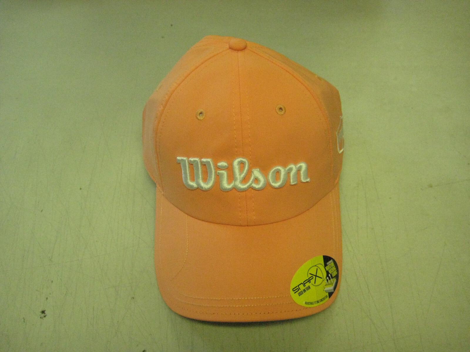 BRAND NEW Wilson Staff Pro Tour Golf Cap  special  hat deal Peach / White
