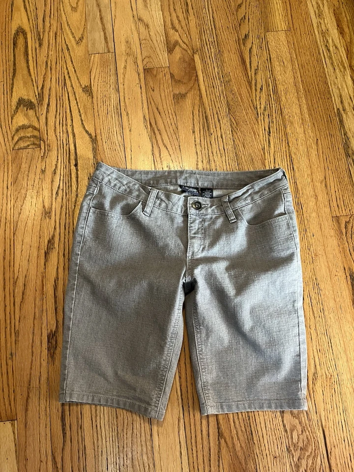 City Streets Grey Bermuda Shorts Size 5 Studded Designer Back Pocket - Image 2 of 4