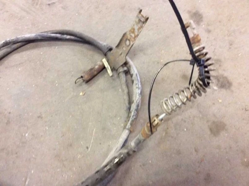 01 02 03 04 05 06 07 CABLE FRENO EMERGENCIA FORD E250 E350 E450 EJE TRASERO DERECHO Foto 2 de 4