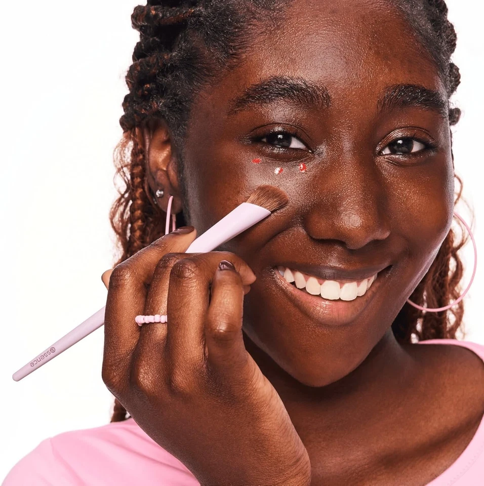 Essence Cosmetics Pennello Correttore 1 Pcs - Immagine 3 di 3