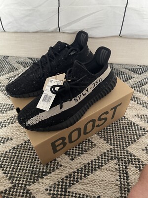 Size 11 BNWT Yeezy Boost 350 V2 BY1604 Core Black Core White