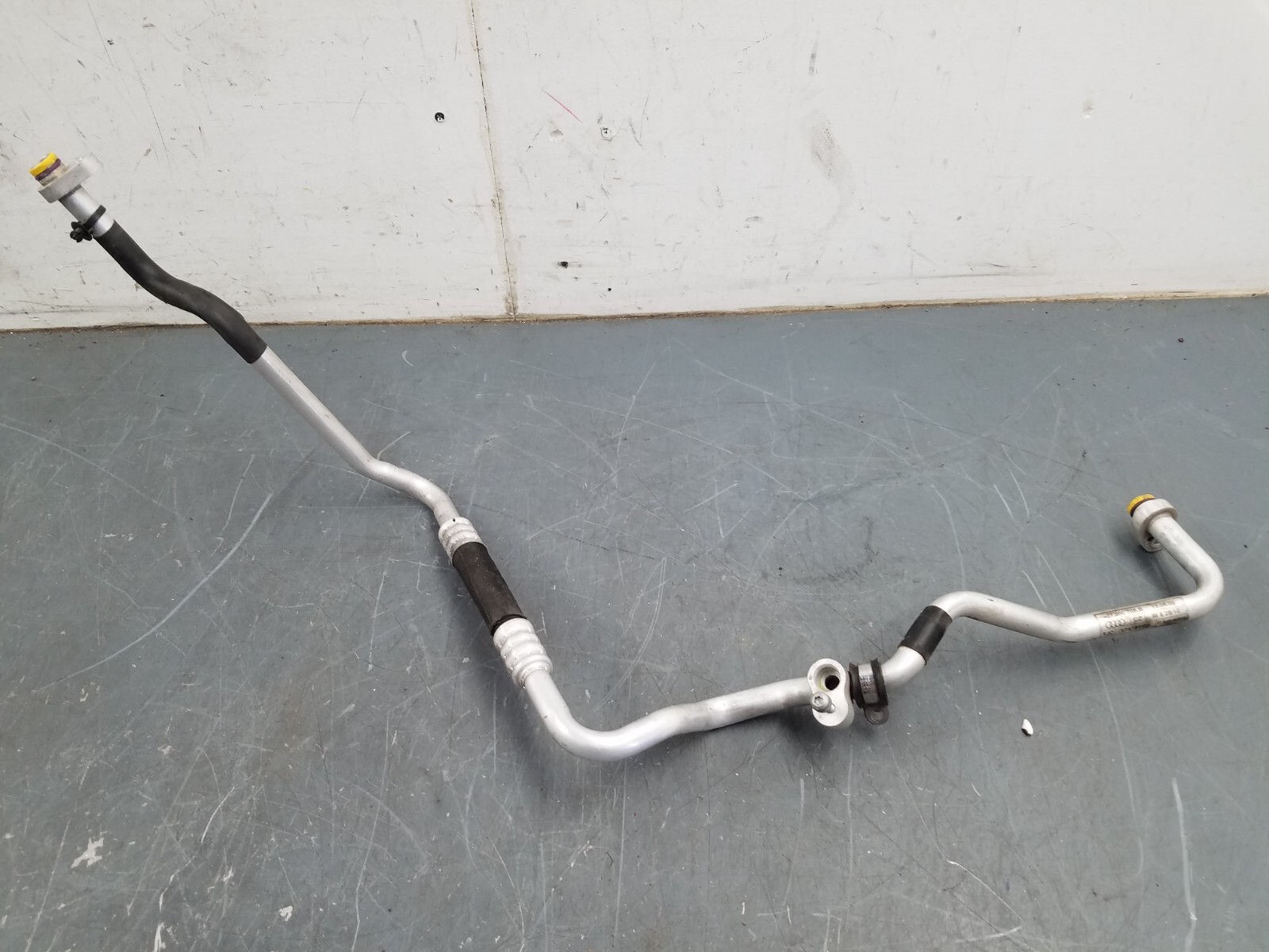 2011 Audi R8 Spyder V10 A/C Refrigerant Hose #0472 J7