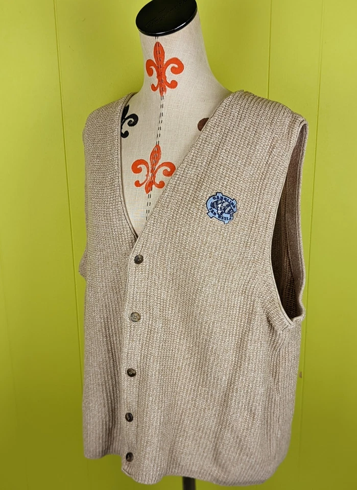 Antigo Colete Suéter Masculino Vantage Club Collection UNC Salto em Alcatrão G Bege Marrom Excelente Estado Usado - Imagem 2 de 4